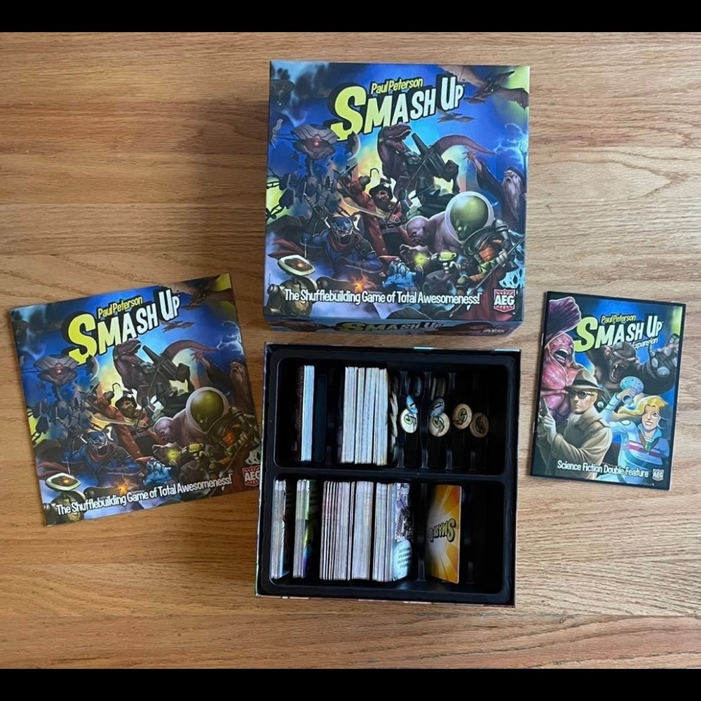EUC Paul Peterson AEG Smash Up Card Game
